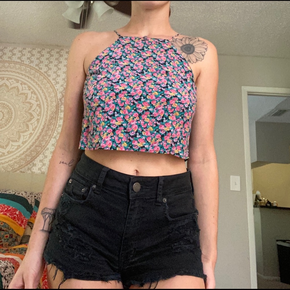 Floral and lace crop top - Urban Outfitters